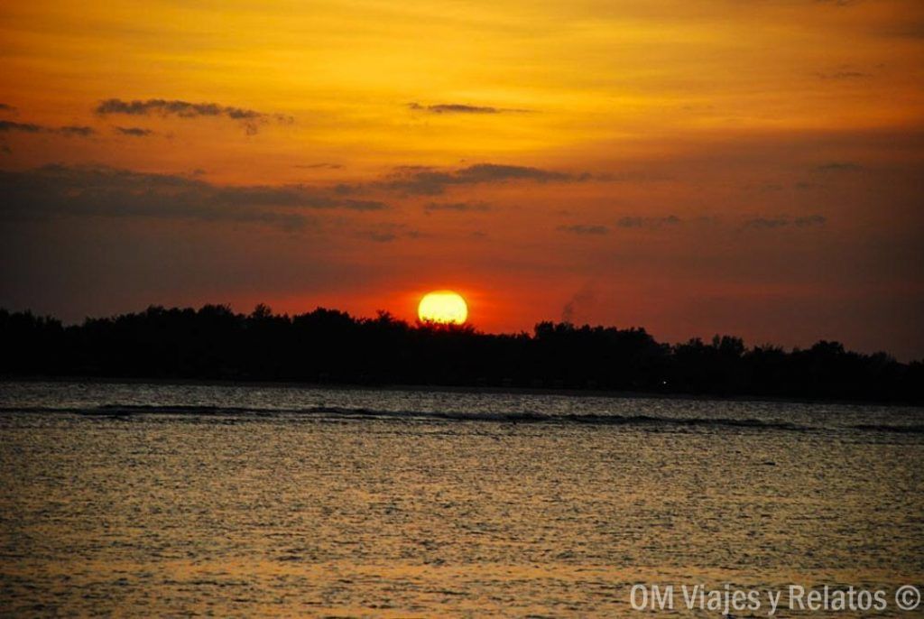 Atardecer en las islas Gili dentro de una guía sobre las mejores islas de Indonesia.