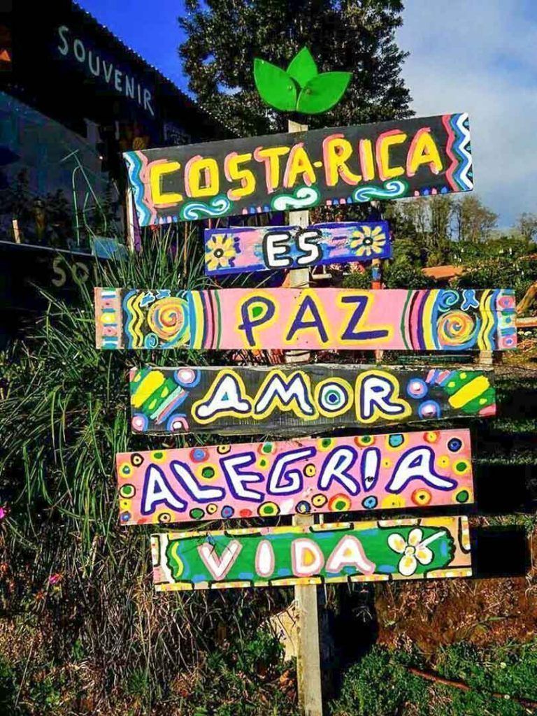 Los mensajes de paz, amor y alegría reflejan el espíritu único que demuestra por qué merece la pena ir a Costa Rica.