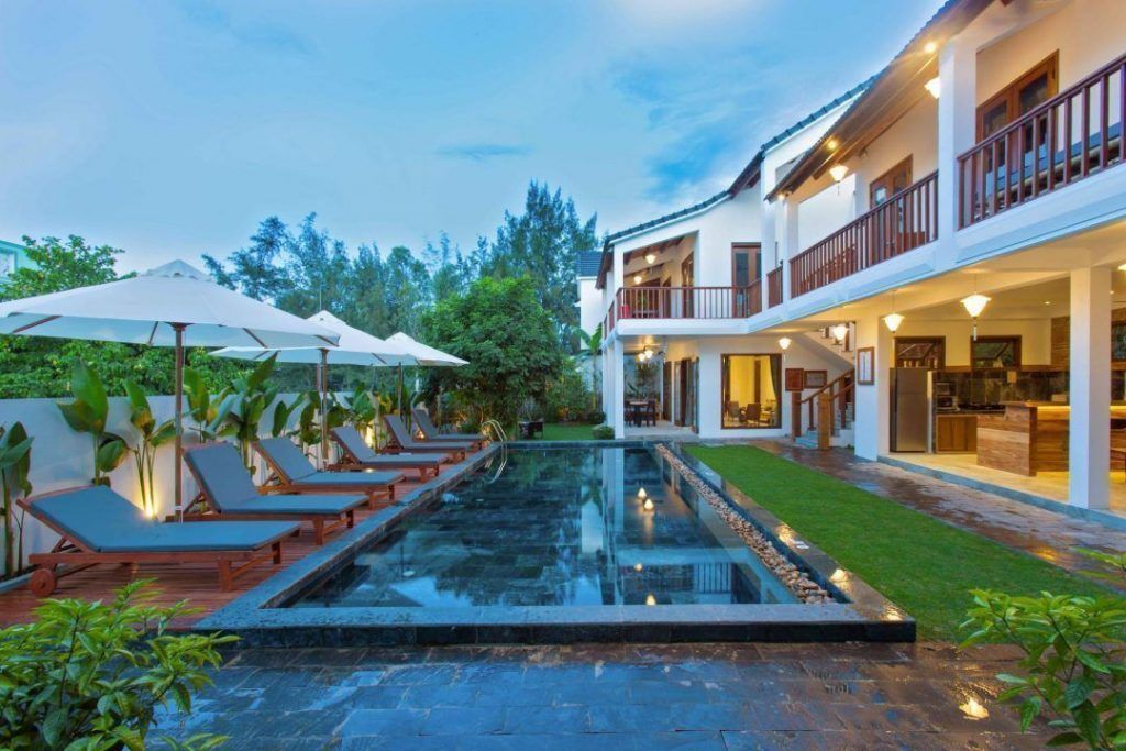 Villa con piscina en el Vina Beach Pool Villas de Hoi An, una excelente opción donde hospedarse para descubrir qué ver en Hoi An y alrededores.