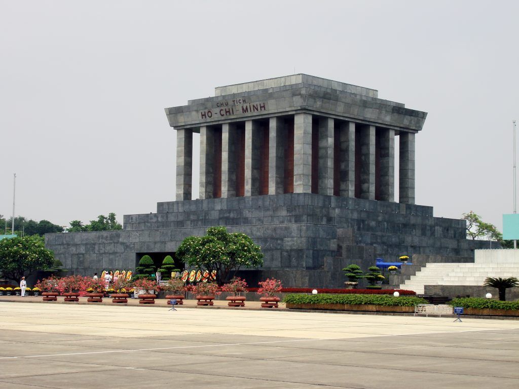 Mausoleo de Ho Chi Minh en Hanoi para una guía sobre que ver en Hanoi en dos dias.