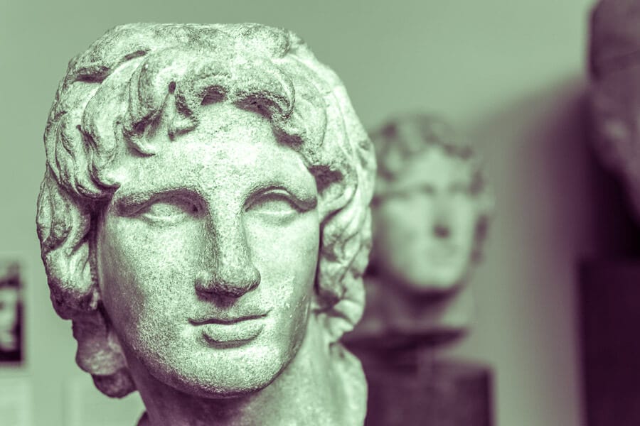 Busto clásico de Alejandro Magno en el Museo Británico, una de las obras que ver en el museo britanico para amantes del arte antiguo.