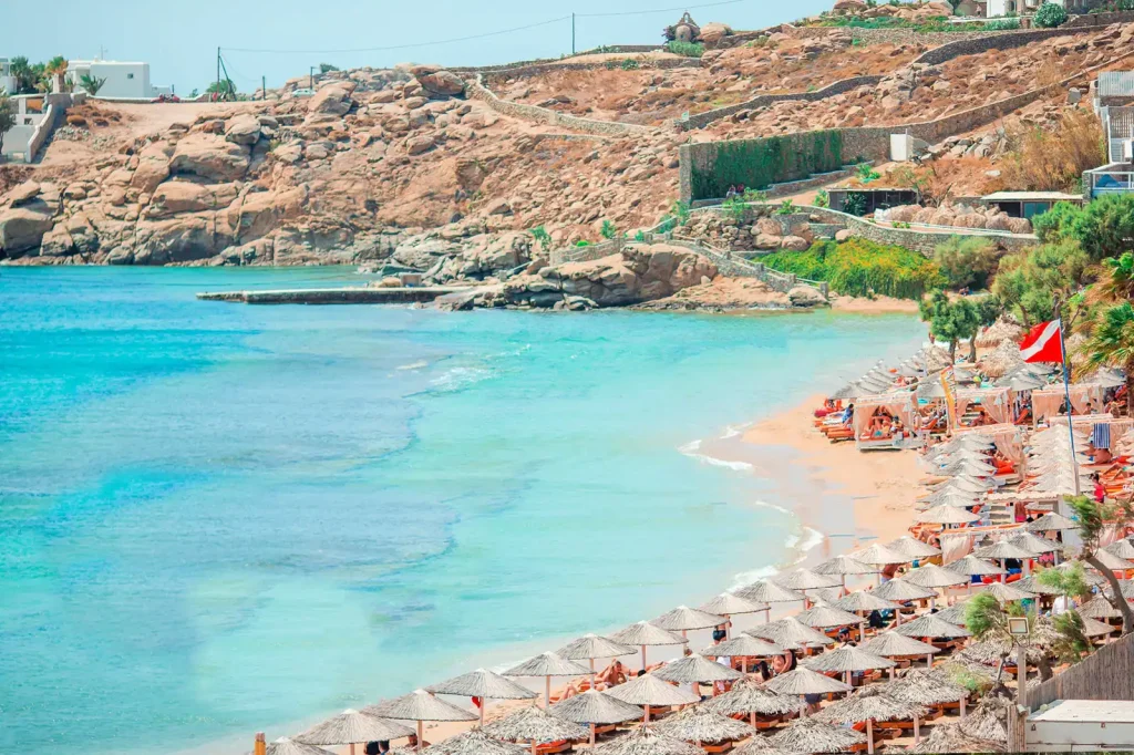 las-mejores-playas-beach-clubs-de-fiesta-mykonos