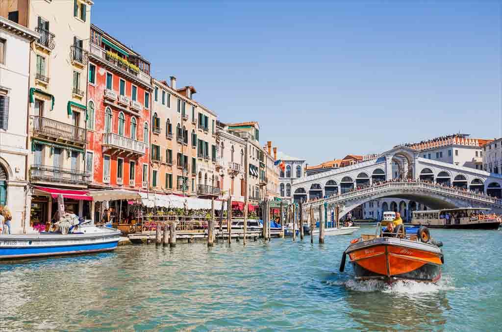 como-ir-del-aeropuerto-de-Venecia-en-taxiwater-al-centro