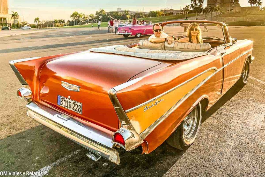 ruta-por-La-Habana-en-coche-clásico