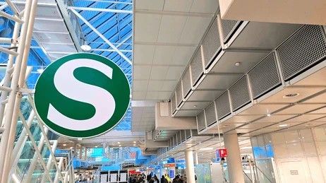 Como ir del aeropuerto de Munich al centro: Símbolo del S-Bahn para tomar el tren en el aeropuerto
