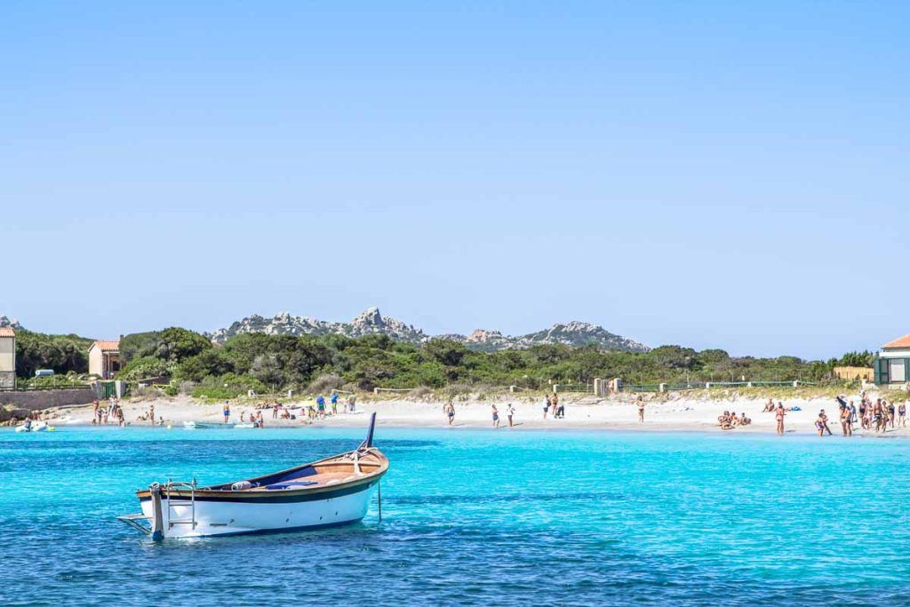 las-10-mejores-playas-de-Cerdeña-cala-Santa-María