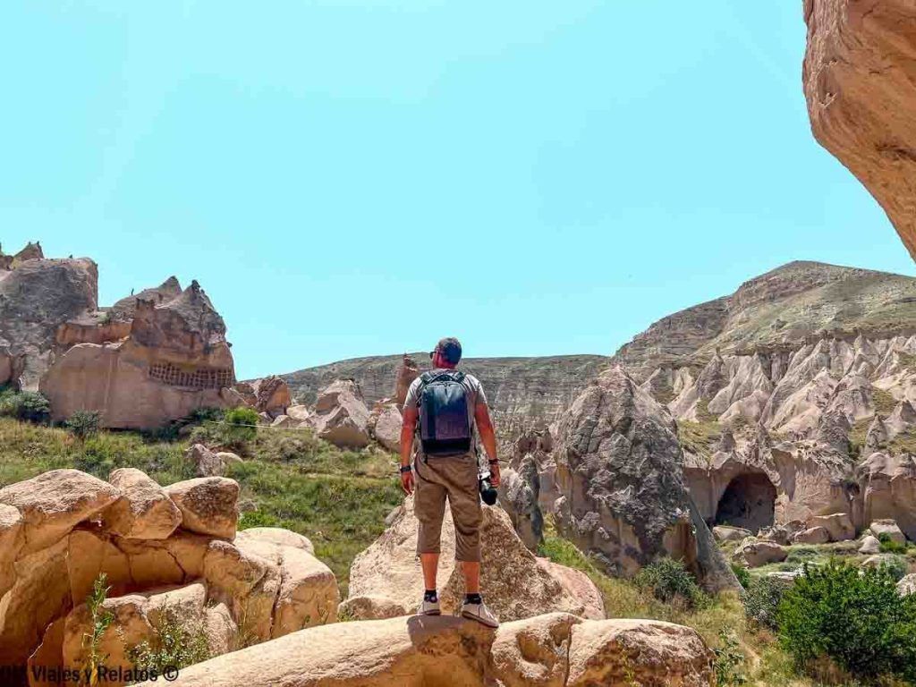 Foto de JC en Rose Valley, una imagen imprescindible sobre que ver en Capadocia en 3 días.