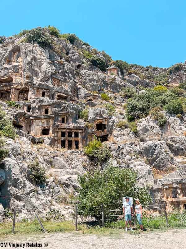 foto-mia-y-de-JC-en-la-zona-arqueologica-Myra-Demre-Turquia