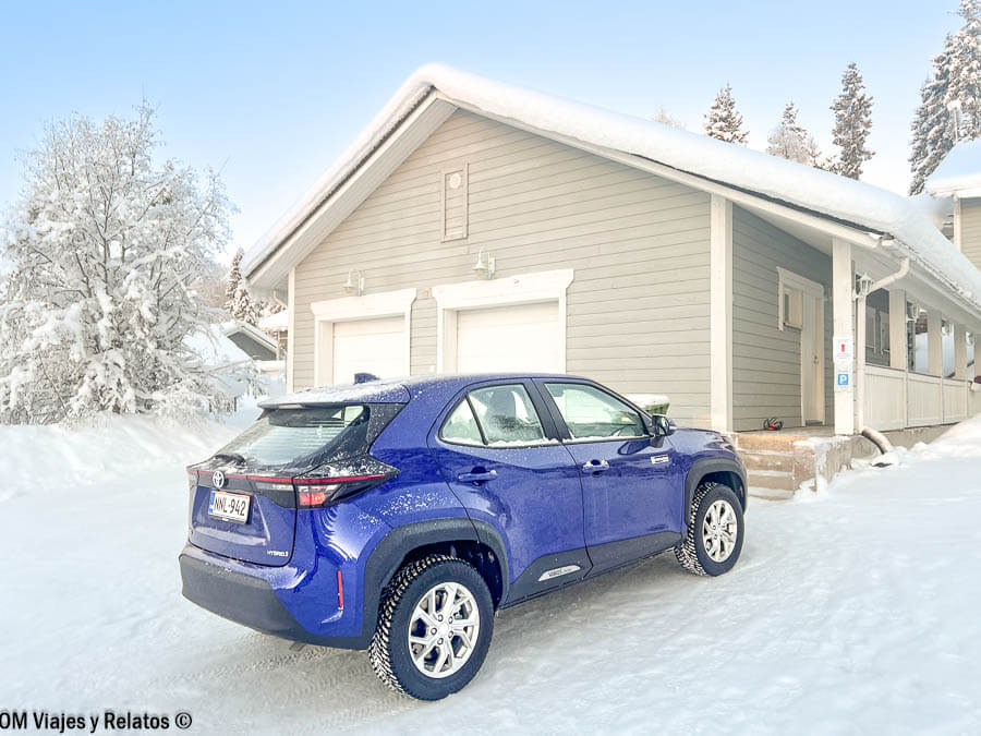 nuestro-coche-de-alquiler-enRovaniemi-landia