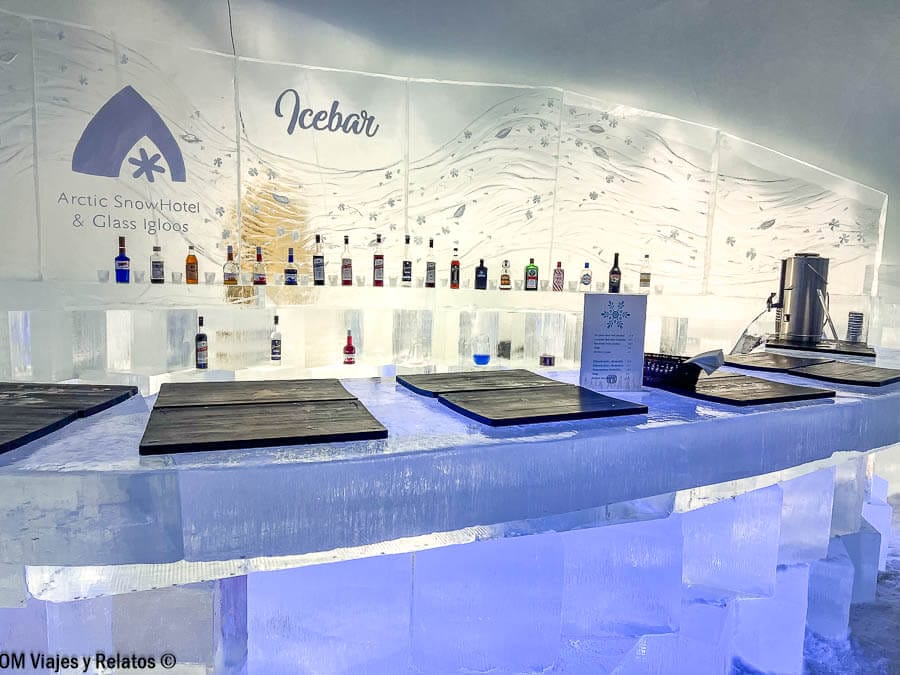 foto-Ice-Bar-durante-nuestra-visita-al-hotel-de-Hielo-Rovaniemi-Finlandia