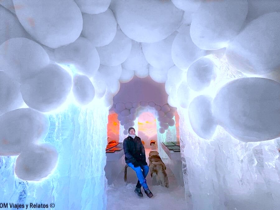 foto-de-Jc-durante-nuestra-visita-al-hotel-de-hielo-en-Finlandia