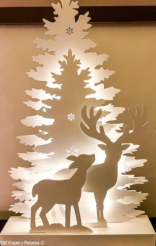 visita-Pueblo-de-papa-Noel-en-Laponia-en-Navidad