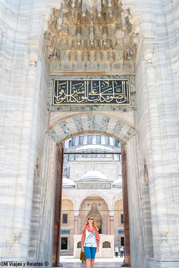 yo-en-la-mezquita-de-Süleymaniye