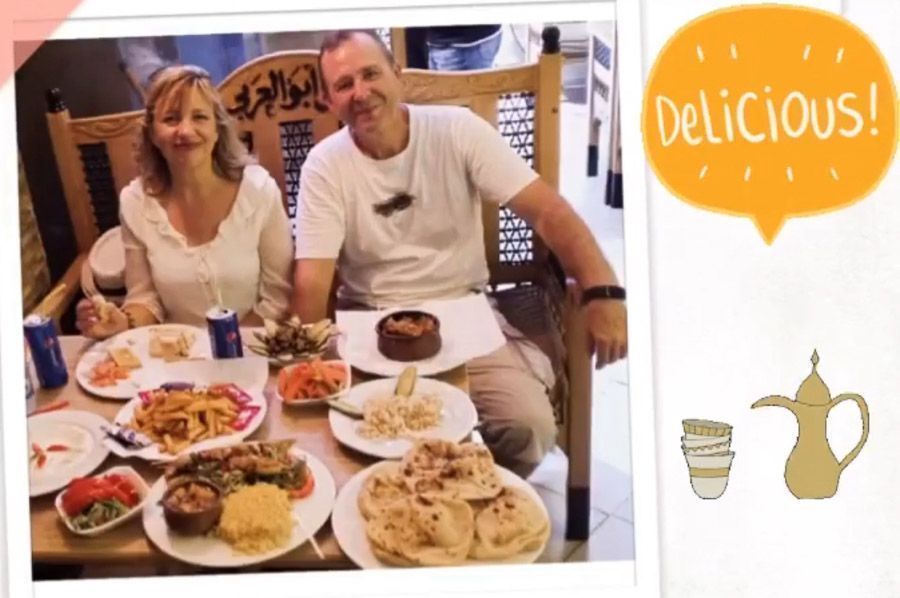 Olga-y-JC-durante-el-tour-gastronomico-por-El-Cairo