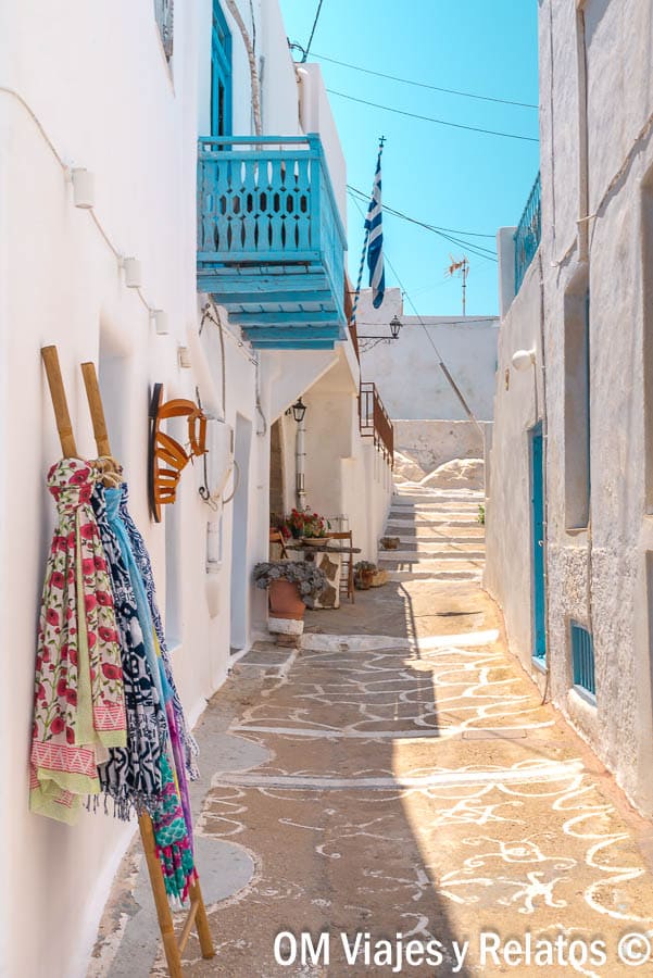 Calles peatonales de Plaka en Milos.
