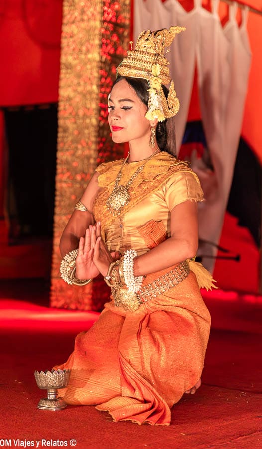 como-tener-internet-en-Camboya-danzas-tipicas-Apsara