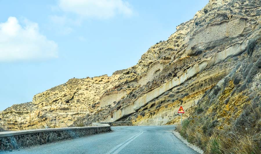 carreteras-en-Santorini-Grecia