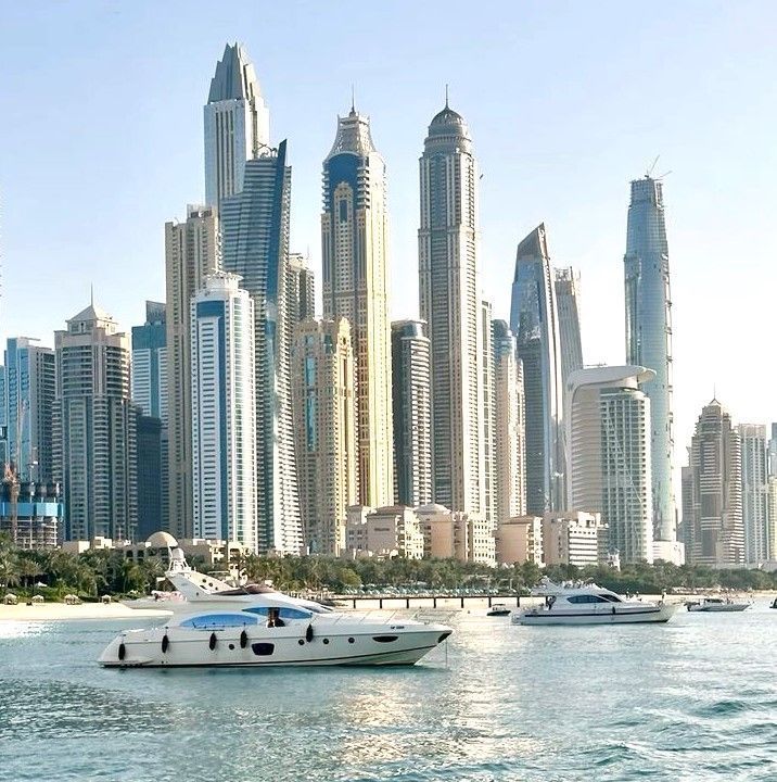Excuriones-Dubai-7-dias-Paseo-en-barco-Dubai-Marina