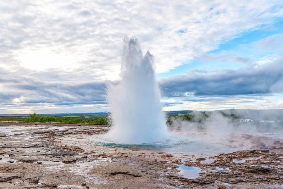 que-ver-en-Islandia-en-verano-Geysir