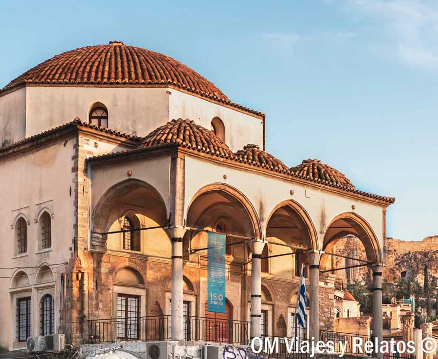Mezquita Tzistarakis en la plaza Monastiraki de Atenas, un edificio histórico con encanto que ver en Atenas en 2 dias.
