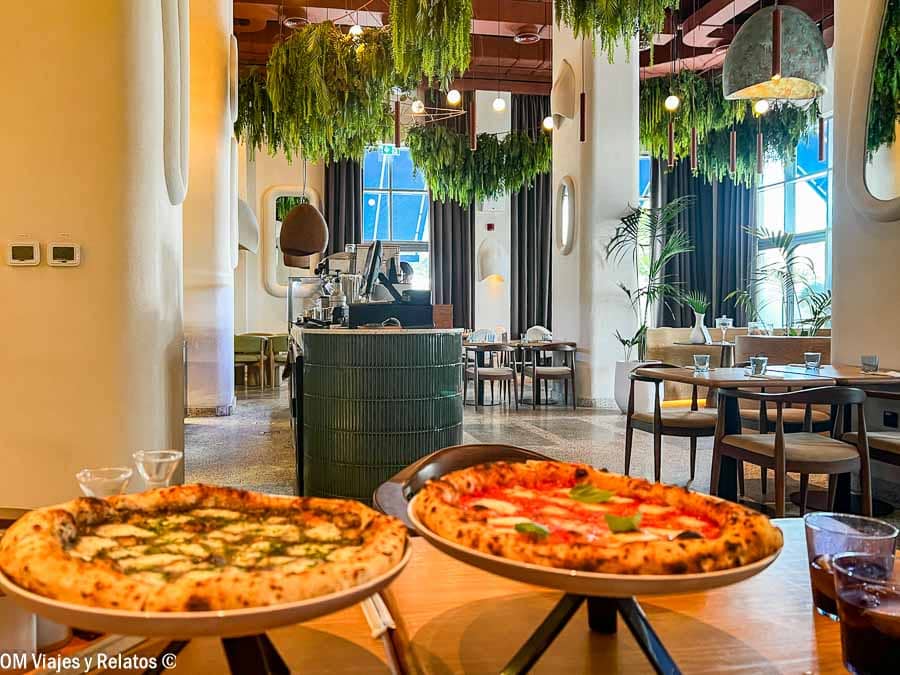 Pizzas en Cafe de Palma, un restaurante italiano en Dubai