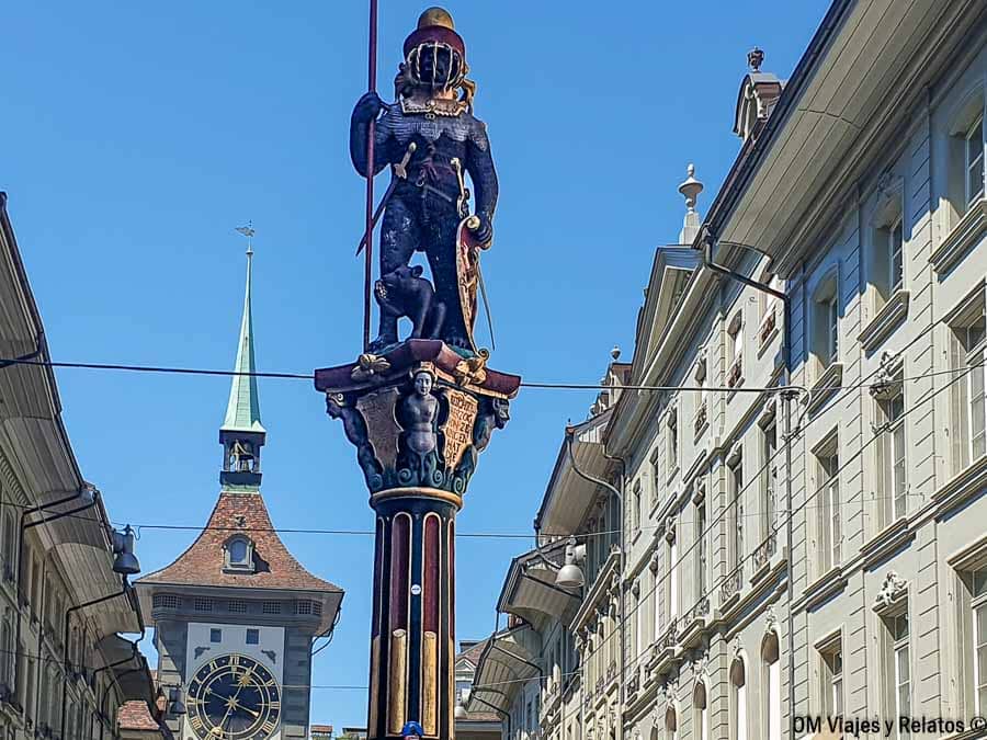 Fuente renacentista y Torre del Reloj de Berna, una imagen ideal para ilustrar internet en Suiza.