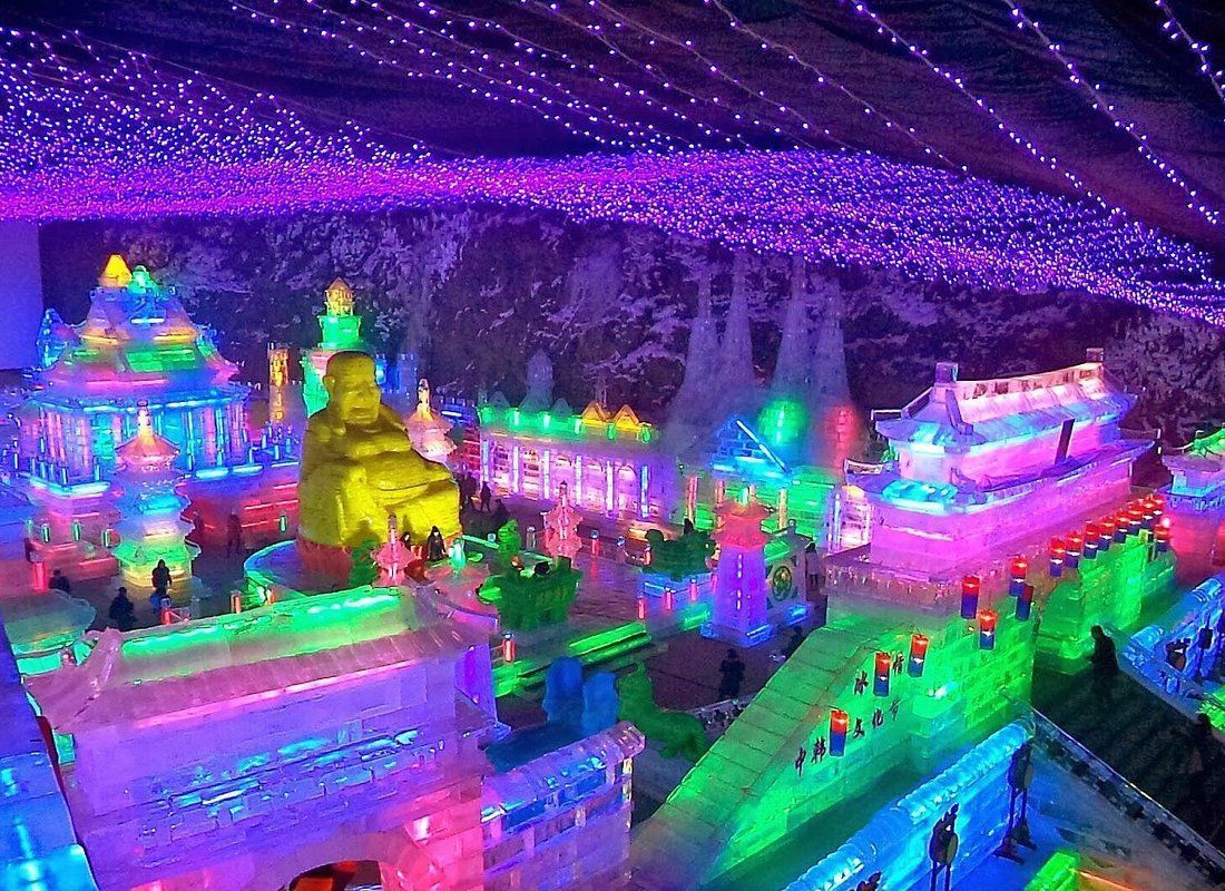 Esculturas iluminadas del Ice & Snow Festival de Longqing