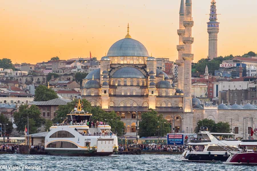 Vistas a las mezquitas de Estambul desde nuestro crucero por el Bósforo
