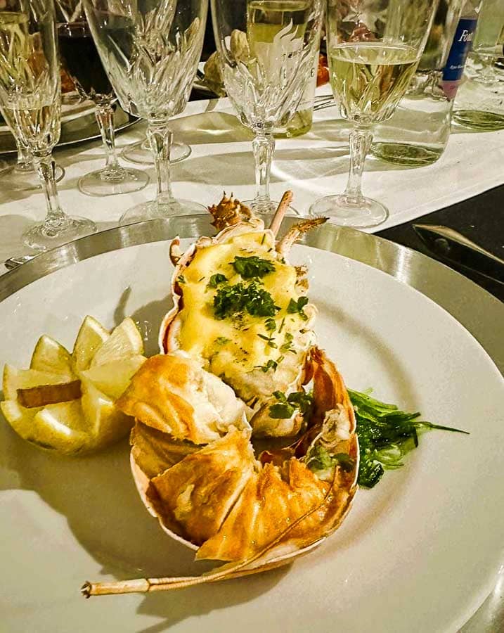 donde-pasar-una-Nochevieja-diferente-cena-en-Nochevieja.