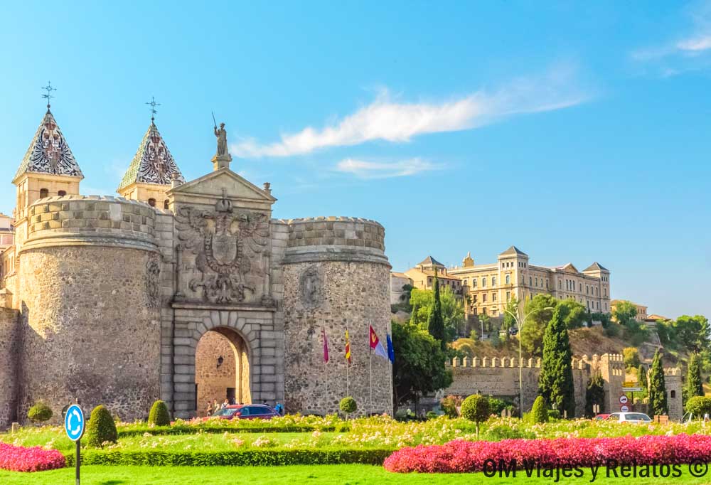 Que ver en Toledo en un día: Puerta de Bisagra y murallas de acceso al casco histórico