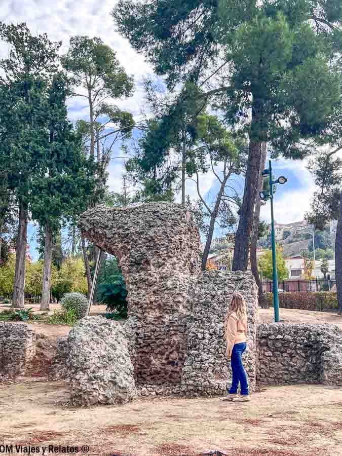 Una servidora por los restos del circo romano, una parada diferente pero imprescindible en la lista de Que ver en Toledo en un día