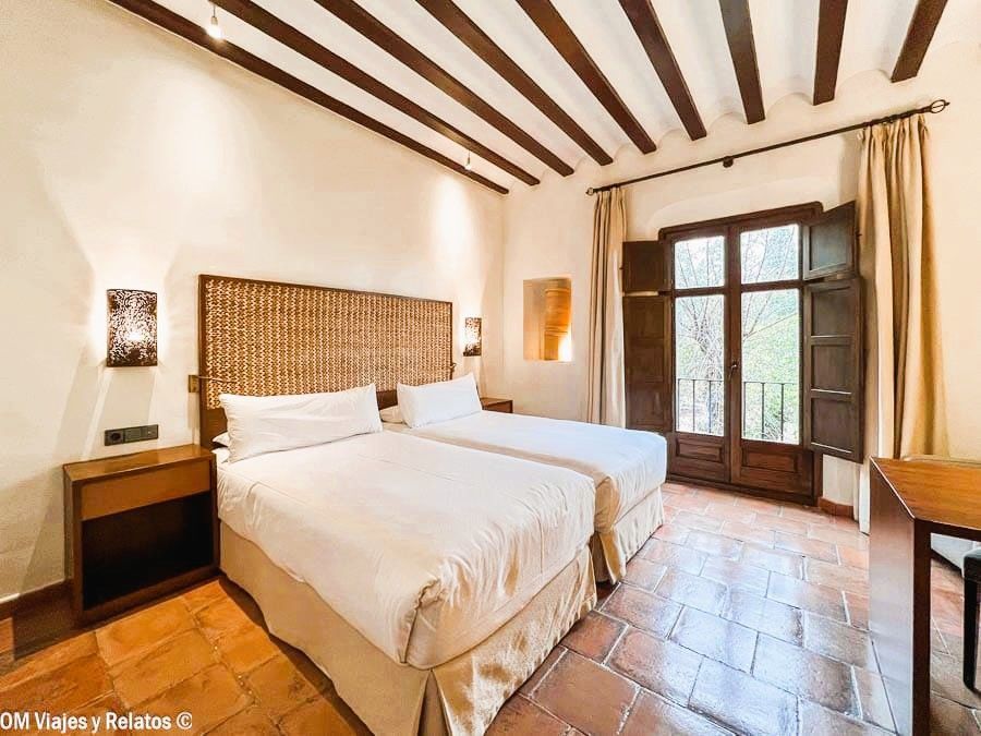 Alojamiento con encanto en el Parador de Chinchón habitación clásica con balcón Chinchón que ver y donde comer