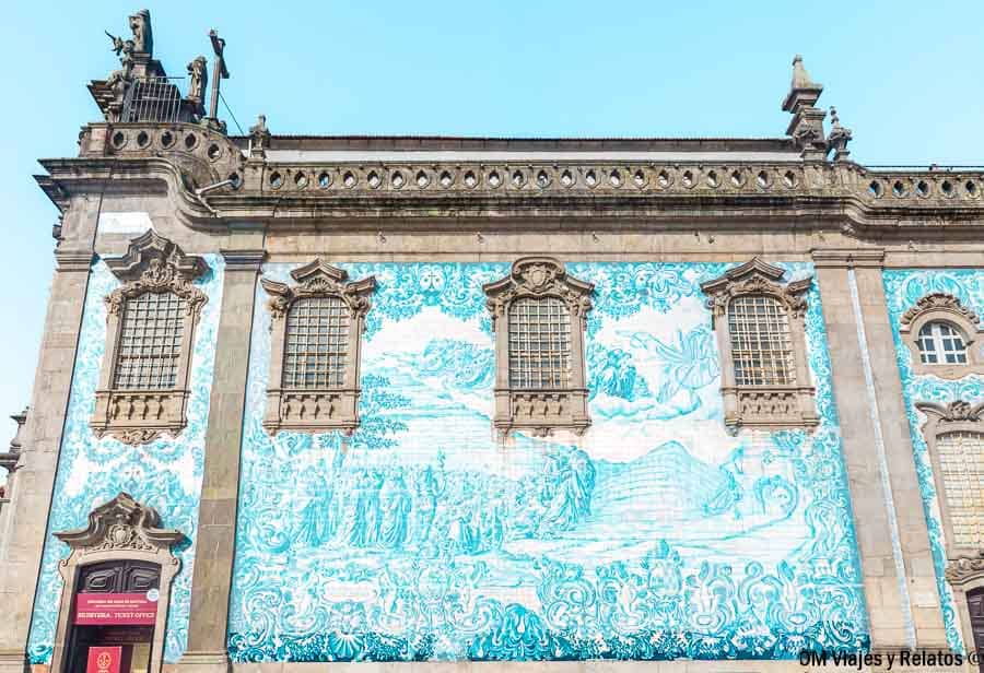 Fachada Iglesia do Carmo en nuestro itinerario de Oporto 2 dias