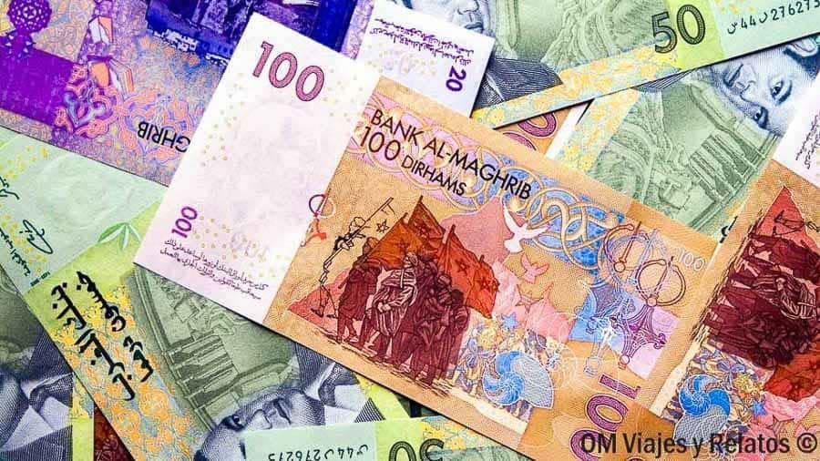 Billetes de dírham marroquí, útil para consejos para viajar a Marruecos sobre dinero y pagos.