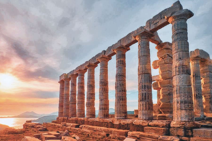 Columnas del Templo de Poseidón en el cabo Sunion al atardecer, excursión top desde Atenas en que ver en Atenas en 3 dias.
