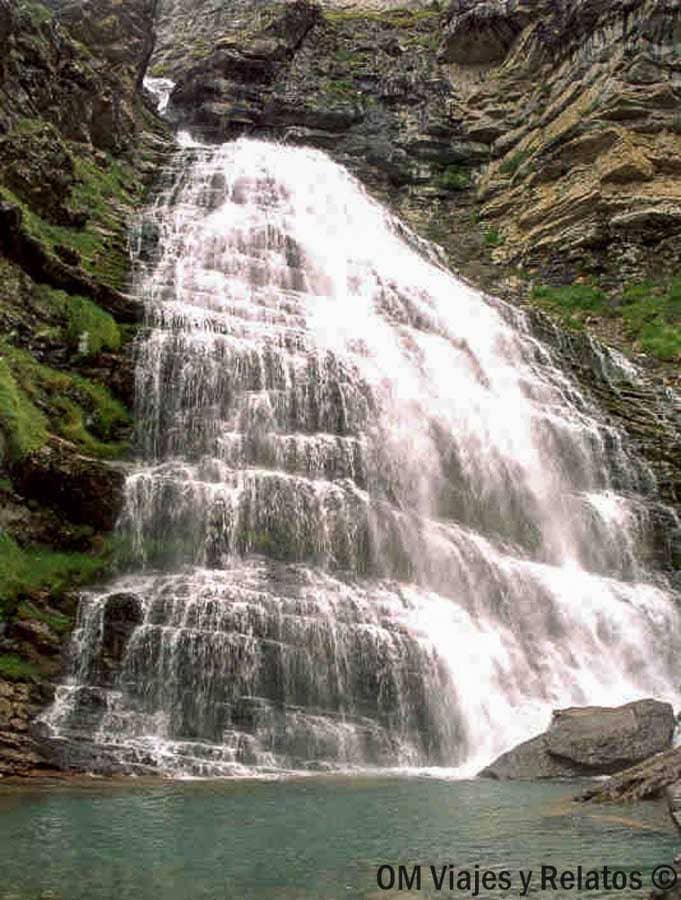 Cascada Cola de Caballo en el Valle de Ordesa, una parada estrella de que ver en Ordesa y Monte Perdido.
