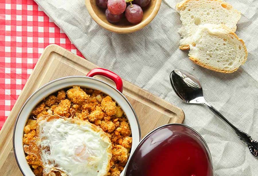 Plato de migas con huevo, una parada gastronómica en la ruta de que ver en Ordesa y Monte Perdido.