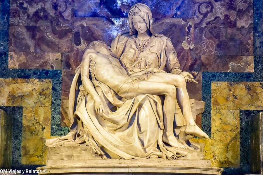 La Piedad de Miguel Ángel en la Basílica de San Pedro, imprescindible en que ver en Roma en 4 días.
