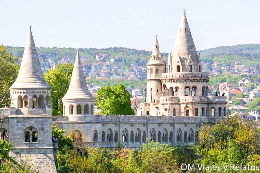 Bastión de los Pescadores en Budapest, una visita imprescindible sobre que ver en Budapest en 3 días.