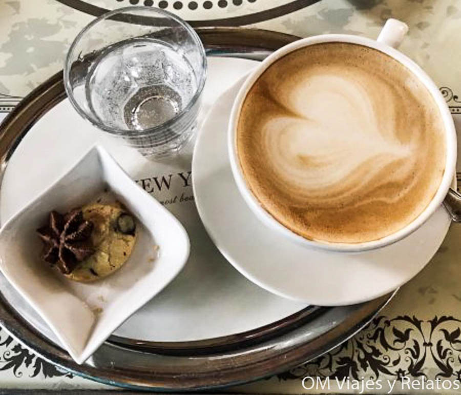Café y dulce en Budapest, una pausa deliciosa sobre que ver en Budapest en 3 días.