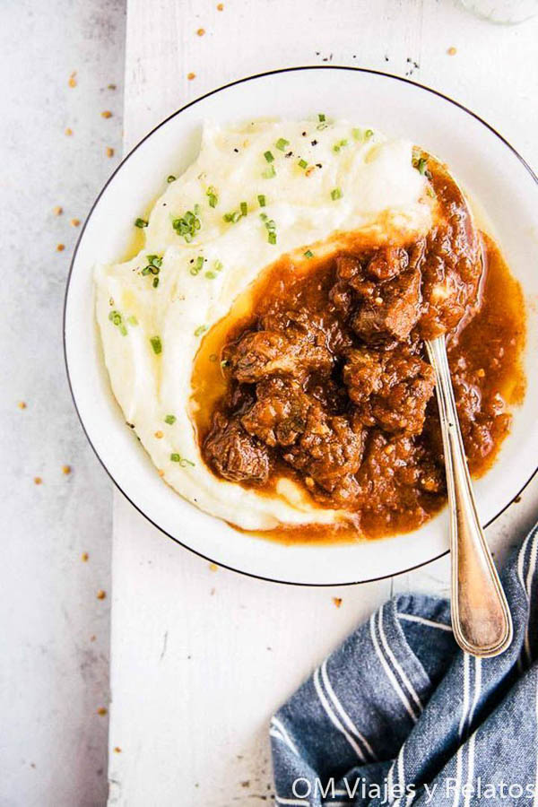 Goulash húngaro, un plato típico imprescindible sobre que ver en Budapest en 3 dias.