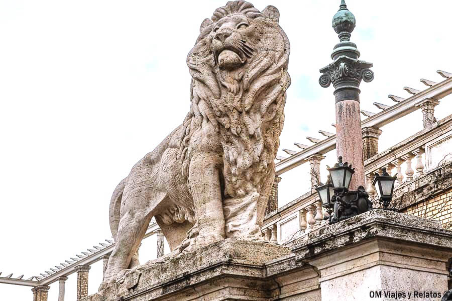 León del Castillo de Buda en Budapest, una visita imprescindible sobre que ver en Budapest en 3 dias.
