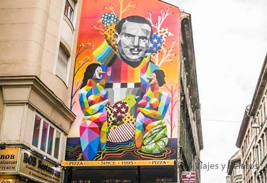 Mural homenaje al Ángel de Budapest, una parada original sobre que ver en Budapest en 3 dias.
