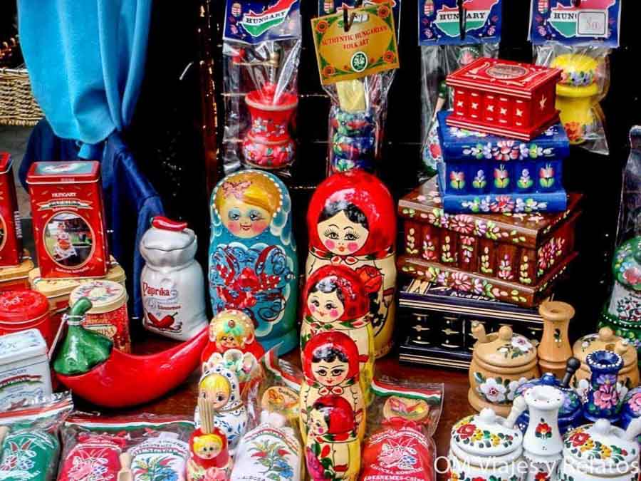 Souvenirs típicos de Hungría en Budapest, una parada original sobre que ver en Budapest en 3 dias.