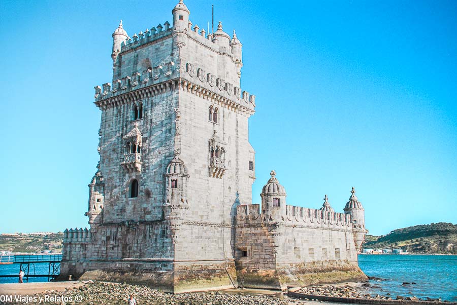 Torre de Belém junto al río Tajo, una zona histórica y tranquila a tener en cuenta al decidir donde alojarse en Lisboa.
