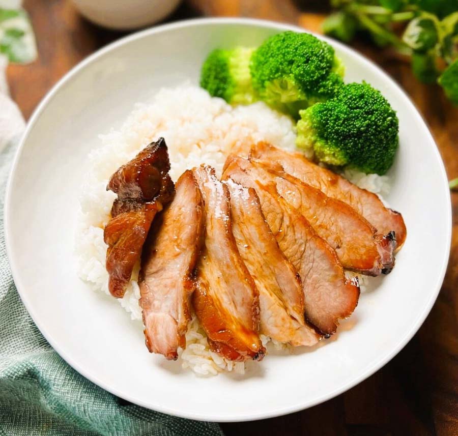 Degustar el famoso pato asado de Roast Duckking es una experiencia imprescindible para descubrir donde comer en Kuala Lumpur.