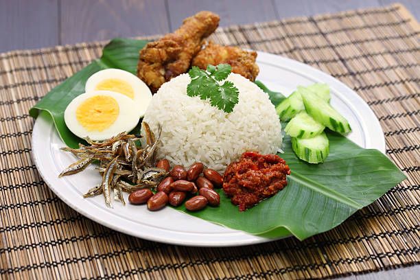 Disfrutar de un auténtico nasi lemak malayo es imprescindible para descubrir donde comer en Kuala Lumpur.