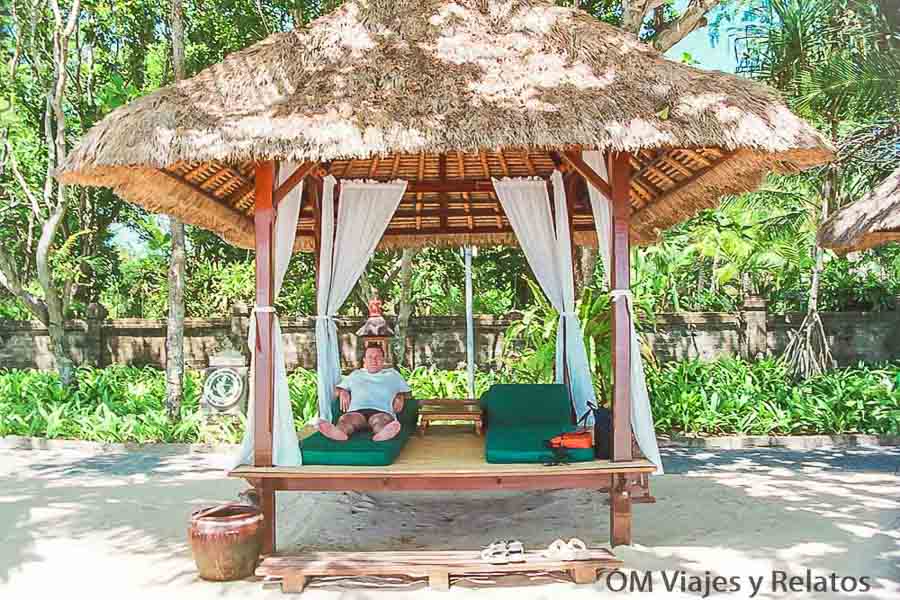 JC en nuestro resort de Nusa Dua, una de nuestras playas de Bali preferidas.