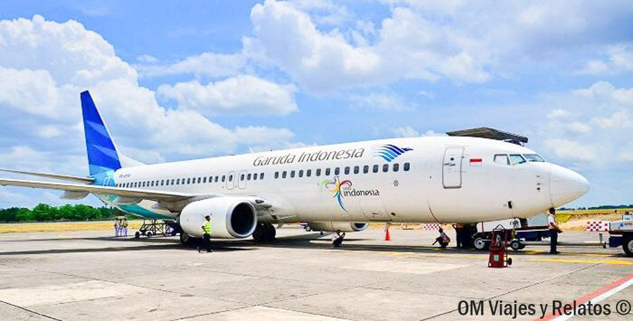Avión de Garuda Indonesia utilizado para desplazarnos durante nuestro viaje por Java