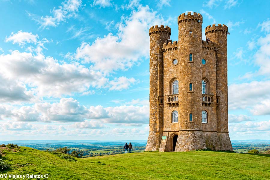 Broadway Tower, histórica torre de piedra situada en una colina de los Cotswolds, Inglaterra